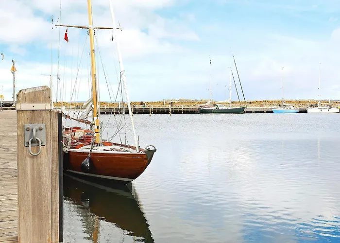 4 Person In Aeroskobing-by Traum